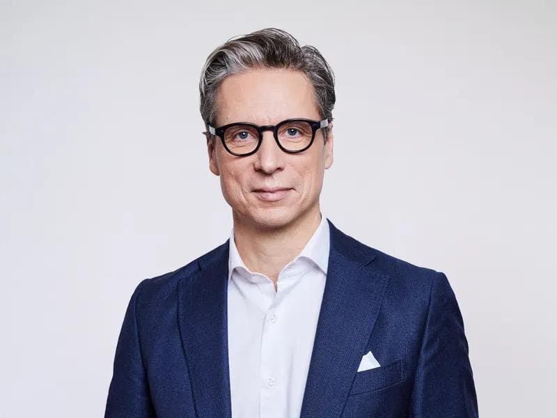 Portrait of Patrick Marinoff, new DRIVTO Advisory Board member with executive experience in luxury automotive brands